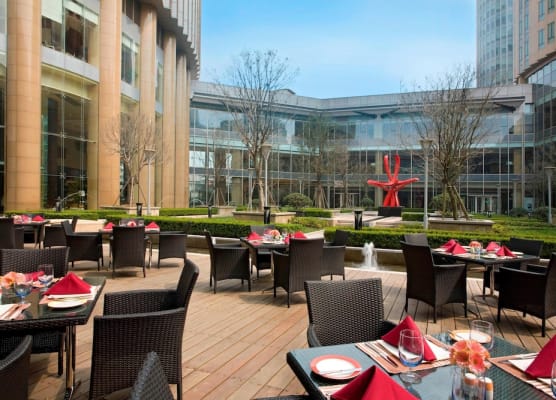Sheraton Grand Shanghai Pudong Hotel & Residences 1