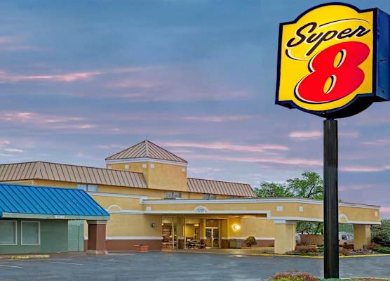 Super 8 by Wyndham Wheat Ridge/Denver West 1