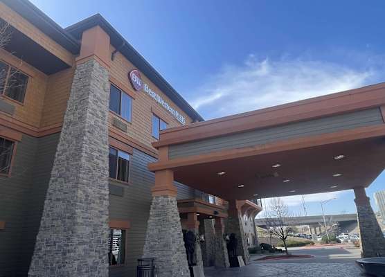 Best Western Plus KC Speedway Inn & Suites 1