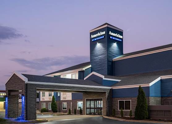 AmericInn by Wyndham Urbana Champaign University Area 1