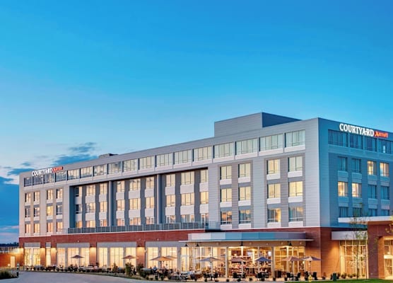 Courtyard by Marriott Erie Bayfront 1