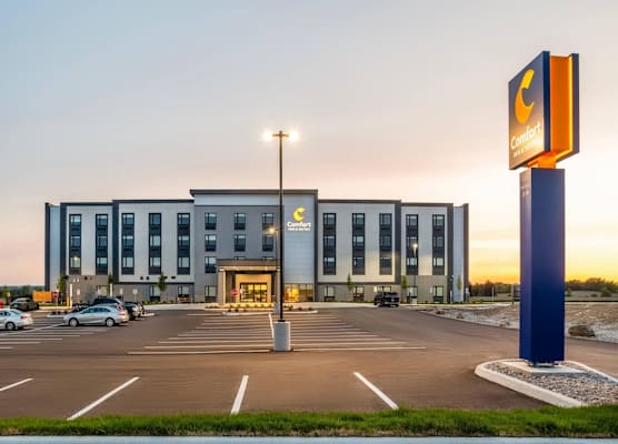Comfort Inn & Suites 1