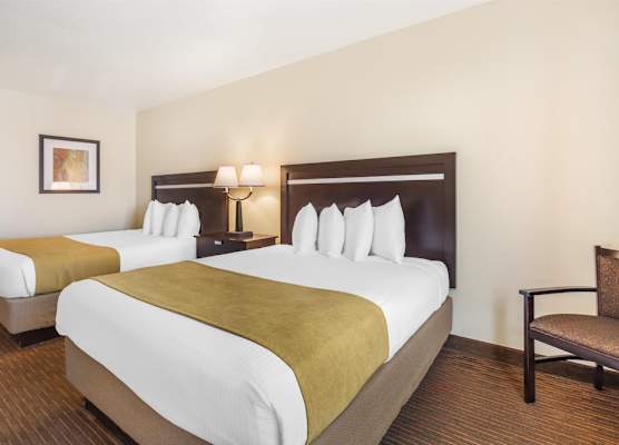 Best Western Luxury Inn 1