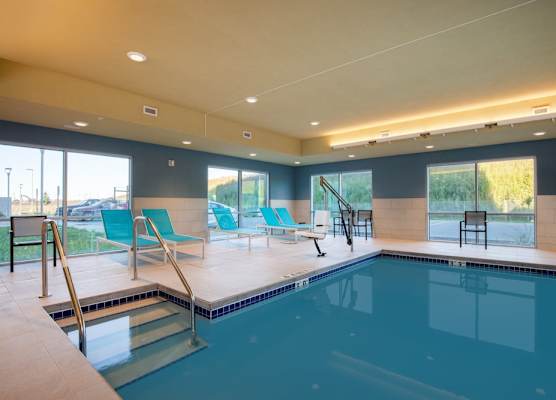 Holiday Inn Express & Suites BELOIT by IHG 1