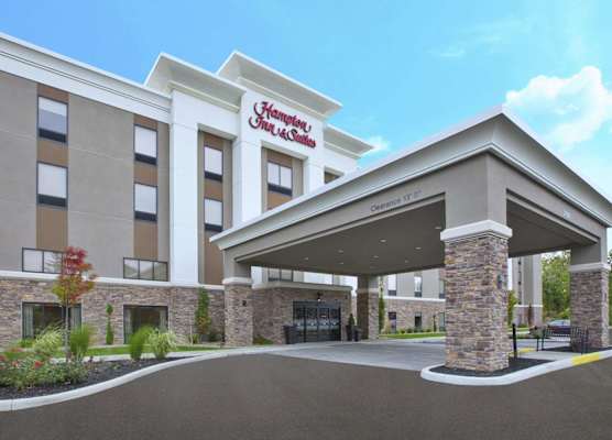 Hampton Inn & Suites Oakwood Village-Cleveland 1
