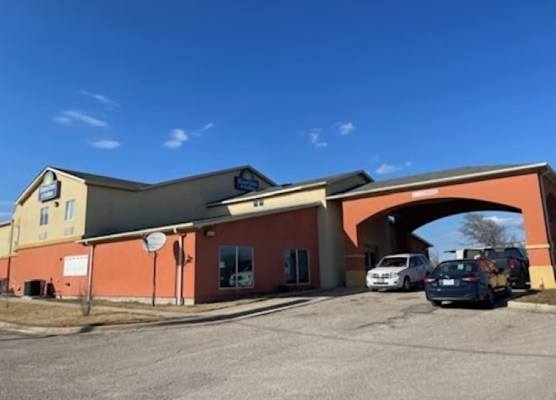 Days Inn & Suites by Wyndham Marquez 1
