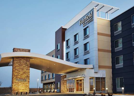 Fairfield Inn & Suites Sheboygan 1