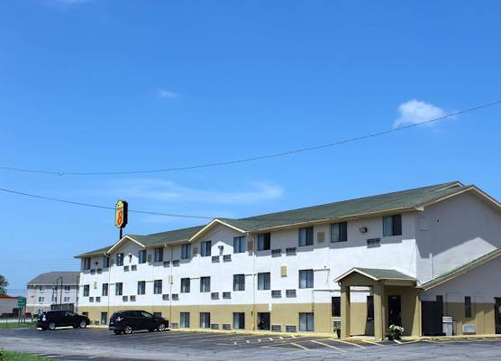 Super 8 by Wyndham Topeka/Wanamaker RD/I-70 1
