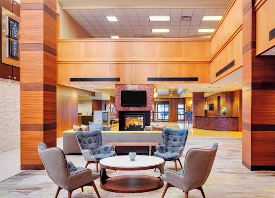 Courtyard by Marriott Boston Logan Airport 1