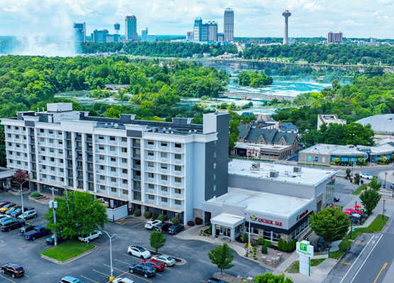 Holiday Inn NIAGARA FALLS STATE PARK ENTRY by IHG 1