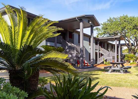 Econo Lodge Inn & Suites Fulton - Rockport 1