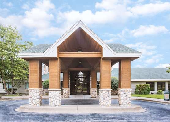Super 8 by Wyndham Davenport 1