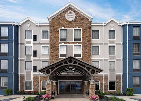 Staybridge Suites INDIANAPOLIS-AIRPORT by IHG 1