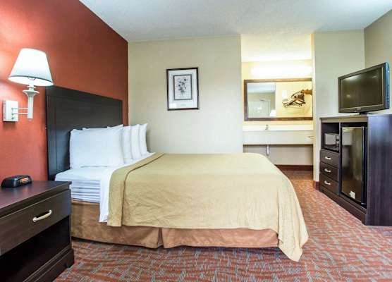 Quality Inn & Suites Monroe 1
