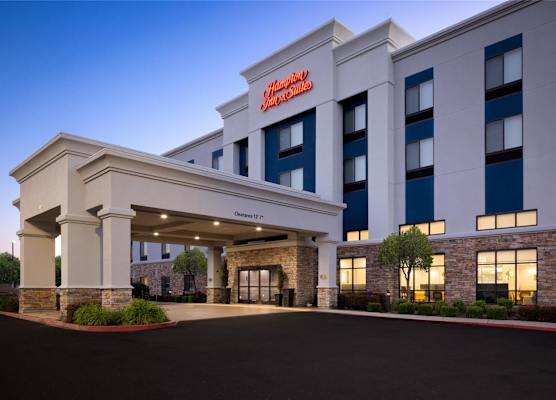 Hampton Inn & Suites Manteca 1