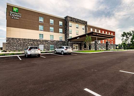 Holiday Inn Express & Suites DAYTON EAST - BEAVERCREEK by IHG 1