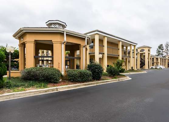 Suburban Studios Florence I-95 1