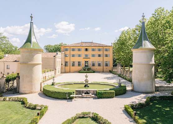 Château de Fonscolombe - Relais & Châteaux 1