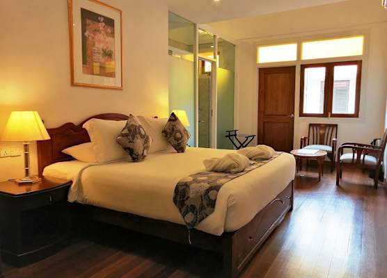 Heeren Straits Hotel 1