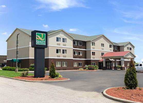 Quality Inn & Suites Ferdinand 1