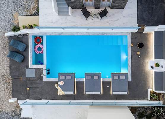 BlackStone Luxury Suites 1