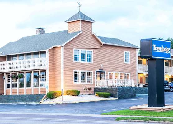 Travelodge by Wyndham South Burlington 1