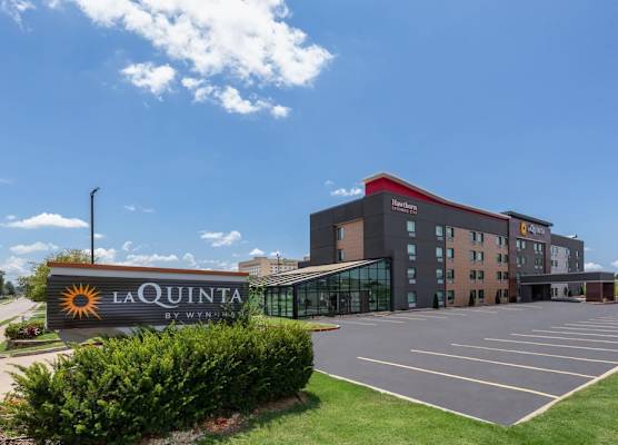 La Quinta by Wyndham Springdale 1