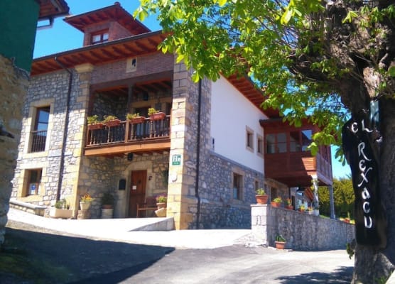 Hotel Rural El Rexacu 1