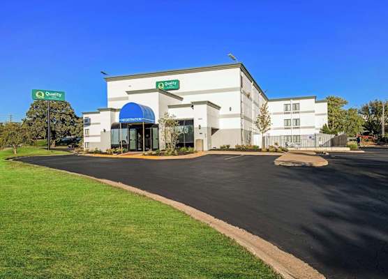 Quality Inn Merriam Kansas City 1