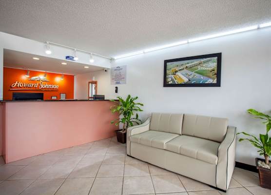 Howard Johnson by Wyndham Vero Beach/I-95 1