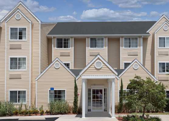 Microtel Inn & Suites by Wyndham Leesburg/Mt Dora 1