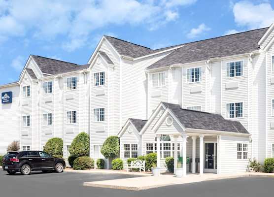 Microtel Inn & Suites by Wyndham London 1