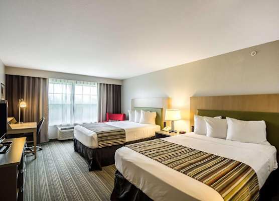 Country Inn & Suites by Radisson, Fond du Lac, WI 1