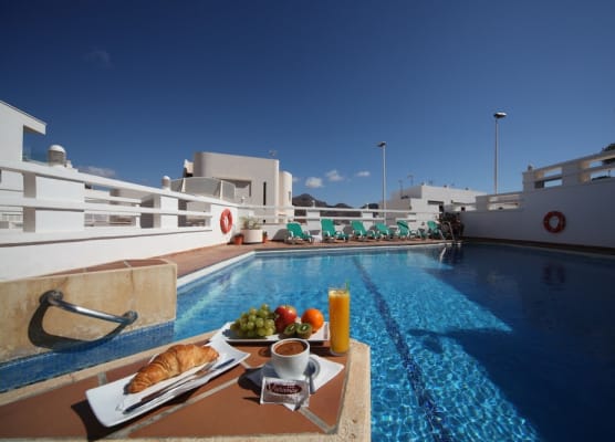 Apartahotel Vistamar San José 1