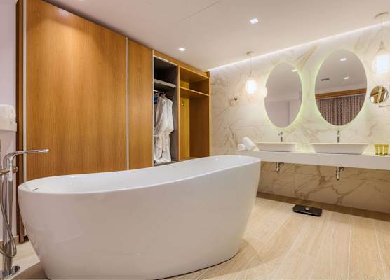 Blue Lagoon City Hotel 1