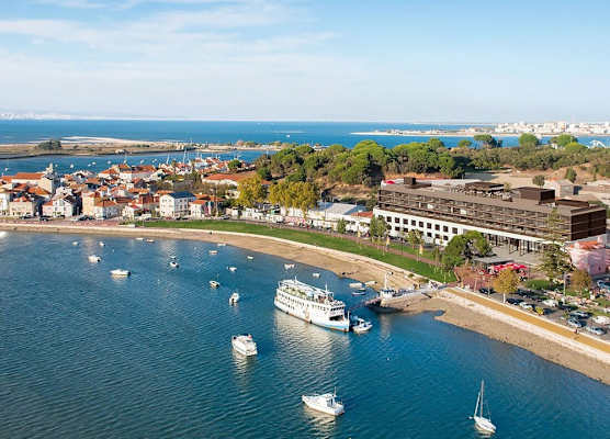 Upon Harbor - Seixal Bay Hotel 1
