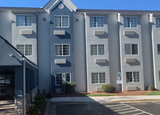 Microtel Inn by Wyndham Charlotte Airport 1