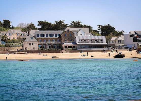Logis Hôtel Saint Guirec Et De La Plage 1
