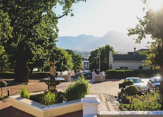 Pontac Manor Hotel & Restaurant 1