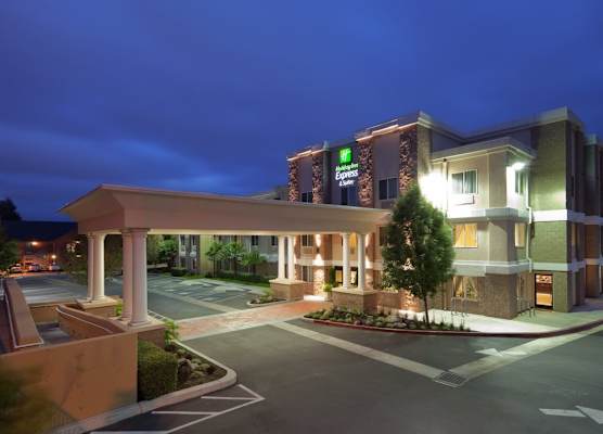Holiday Inn Express & Suites LIVERMORE by IHG 1