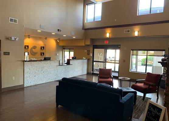 Comfort Suites Fort Wayne North 1