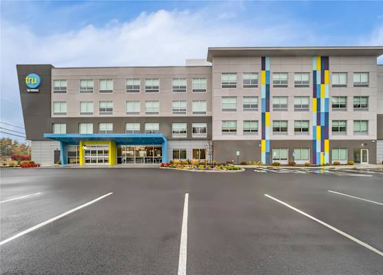 Tru By Hilton Brockton 1
