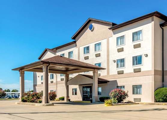 Quality Inn & Suites Salem near I-57 1