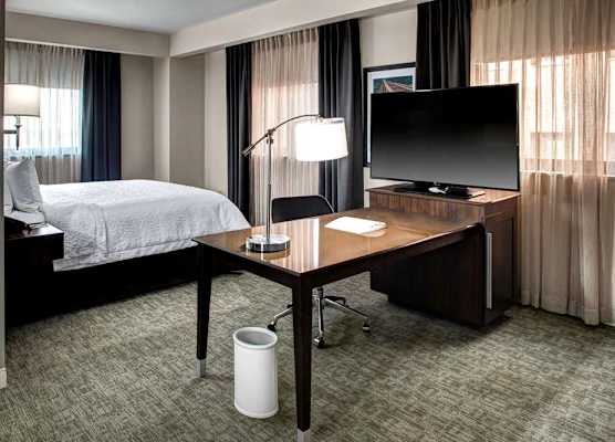 Hampton Inn & Suites Richmond - Downtown, VA 1