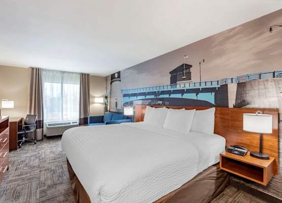 Clarion Pointe Racine - Mount Pleasant 1
