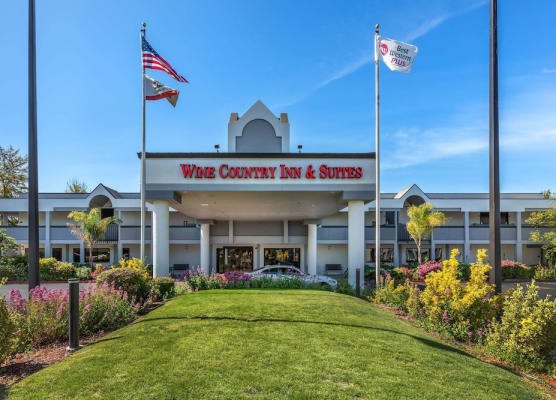 Best Western Plus Wine Country Inn & Suites 1