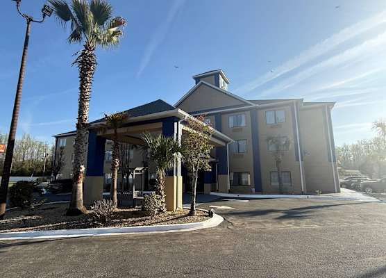 Clarion Pointe Jesup 1