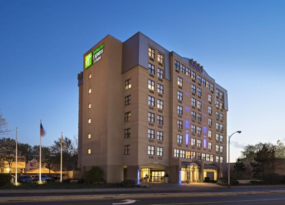Holiday Inn Express & Suites BOSTON - CAMBRIDGE by IHG 1