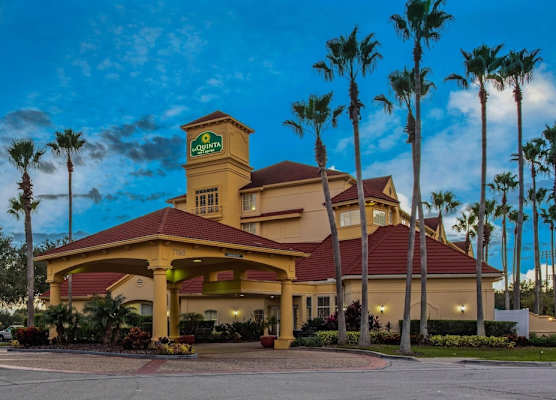 La Quinta by Wyndham Orlando Airport - On Property Food Trucks & Free Airport Shuttle! 1