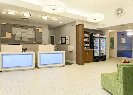 Holiday Inn Express ROCHESTER NE - IRONDEQUOIT by IHG 1